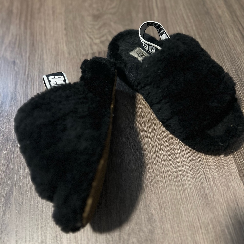 Ugg slippers - Picture 3 of 4